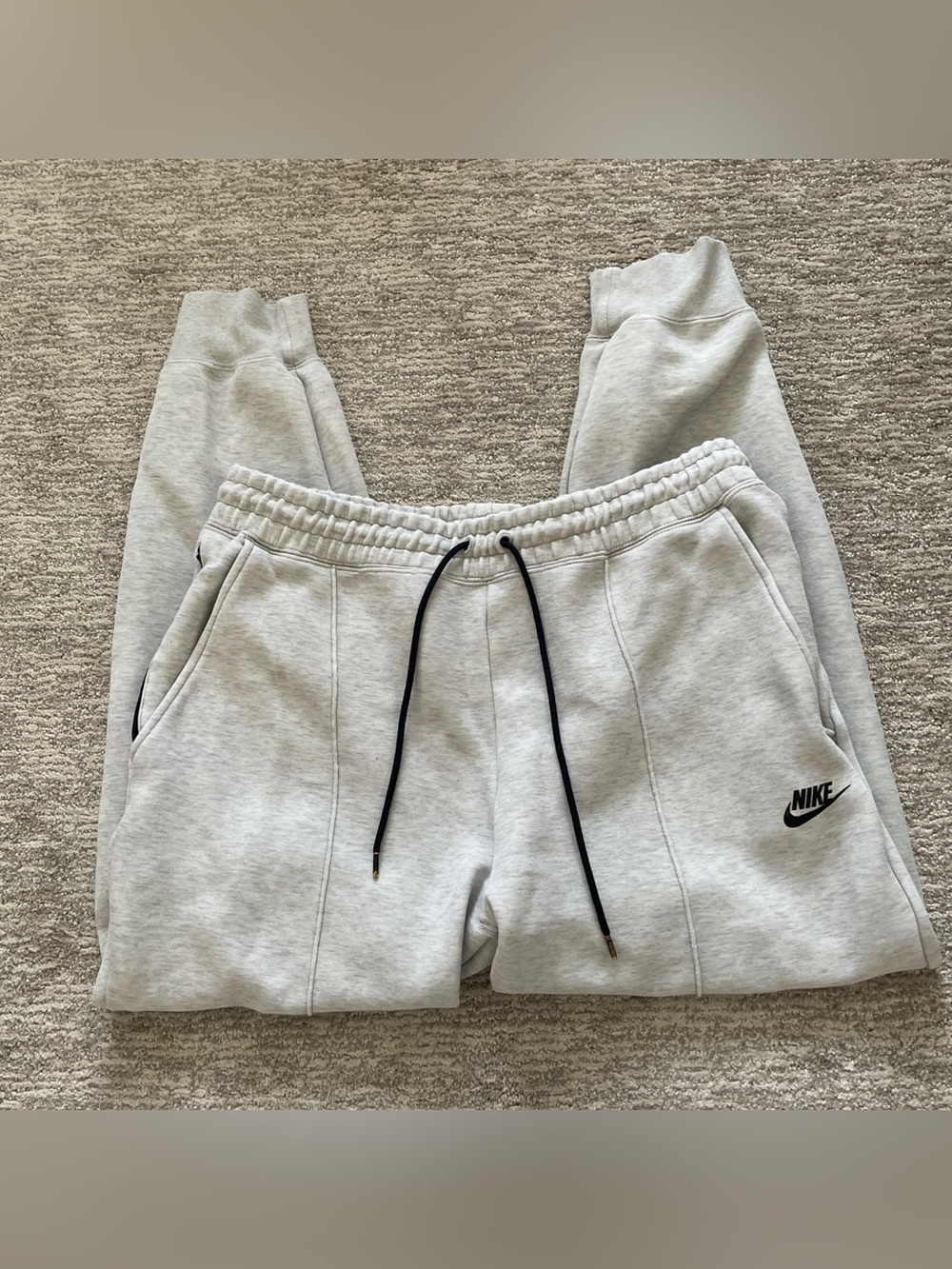 Nike Sportswear Tech Fleece Sweat Pants Size XL Light Gray Athleisure Comfy